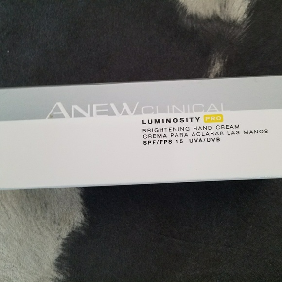 Brightening Hand Cream "By Avon - Picture 1 of 3